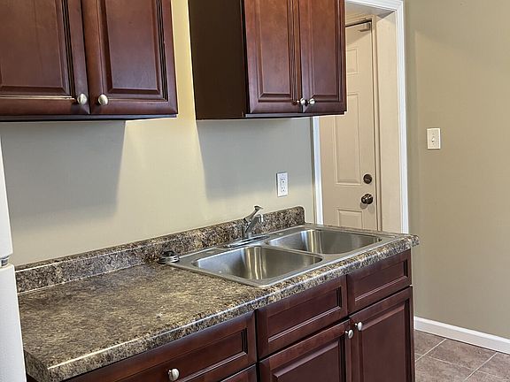 4th image of 13120 Sidonie Ave