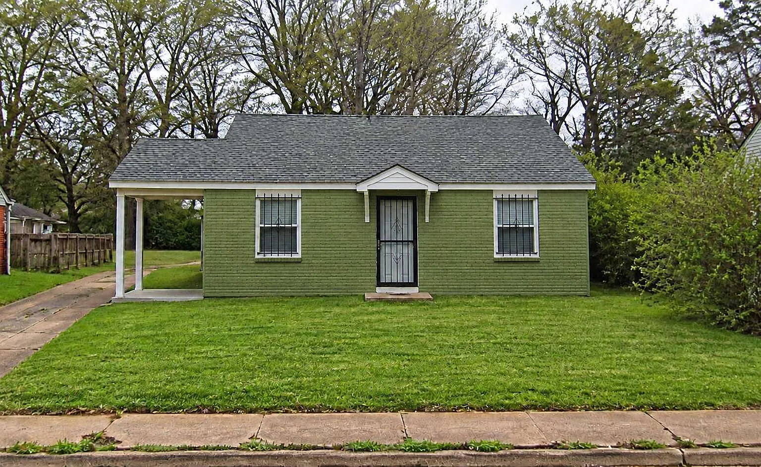 3 bed, 2.0 bath, 1100 sqft, $1,200 — Photo 1