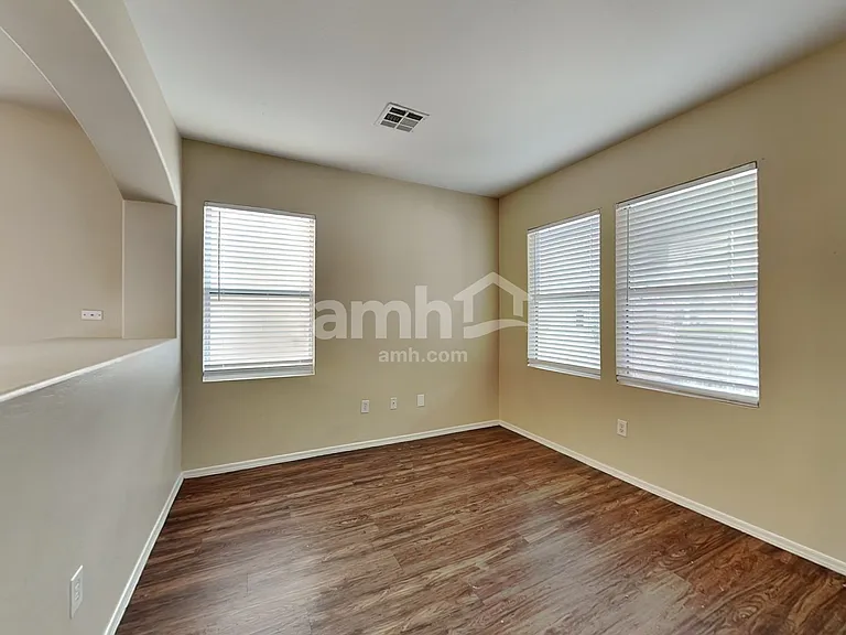 4105 W Irwin Ave — Photo 7