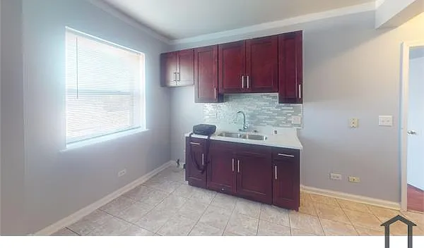 1650 W 80th St — Photo 9