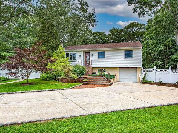 44 Crown Acres Road, Centereach, NY 11720