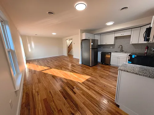 386 Union Ave #3 Photo 1