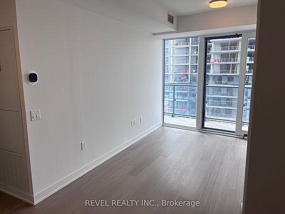 4th image of 448 Burnhamthorpe Rd W #1301