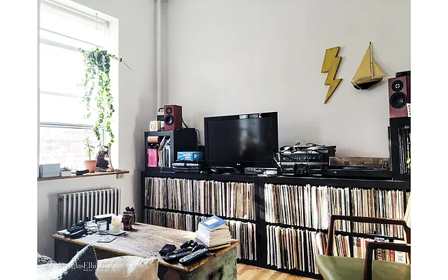 Rented by Douglas Elliman | media 8