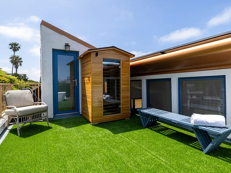 2419 Ocean Ave — Photo 4