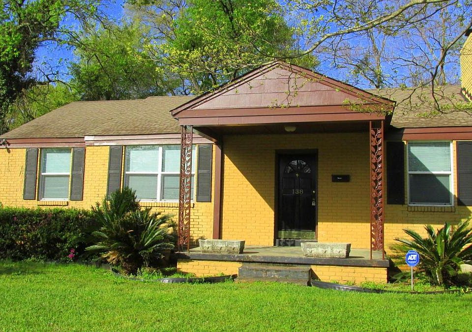 1st image of 138 Oak Forest Dr