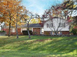 237 Wendy Ln, Bloomfield Hills, MI