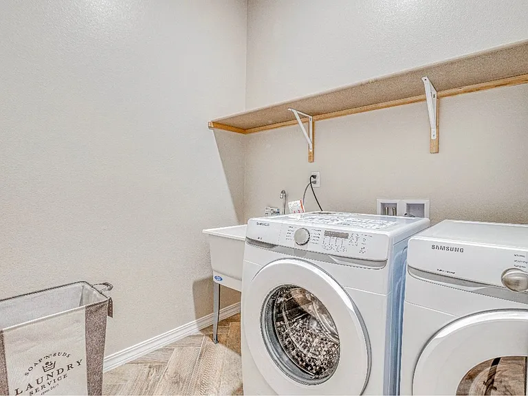2816 Sammy Cervantes St — Photo 45