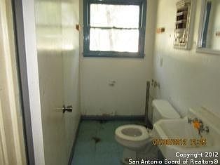 4th image of 146 E Palfrey Dr