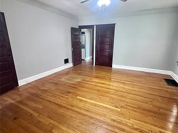 5th image of 4975 Arsenal St
