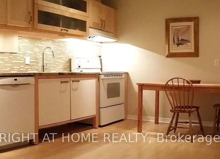 142 Windhurst Dr #B — Photo 3