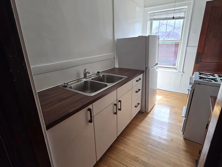1 bed, 1.0 bath, 700 sqft, $1,095 — Photo 13