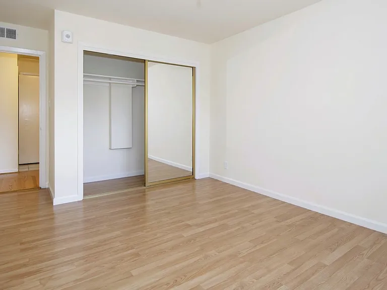 1220 Clayton St — Photo 4