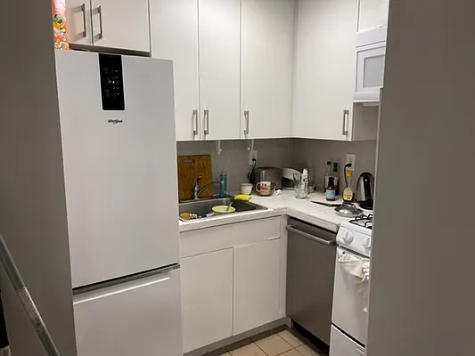 Rented by 18 REALTY | media 1