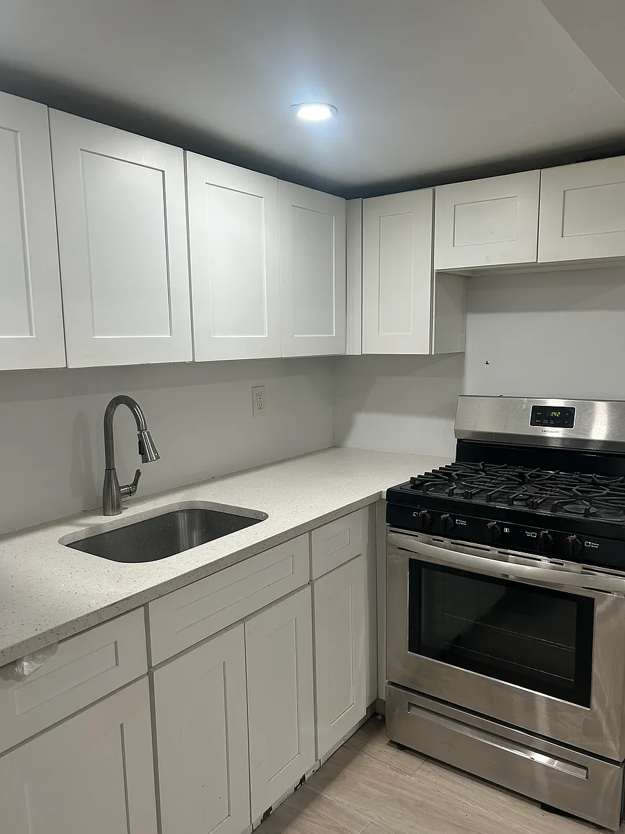 Building Photo - 1827 Waterloo Pl #1