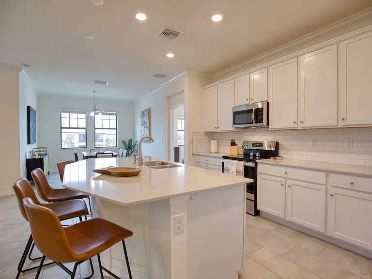10046 Crooked Creek Dr #202 — Photo 12
