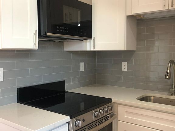 3rd image of 13 Beckford St #3A