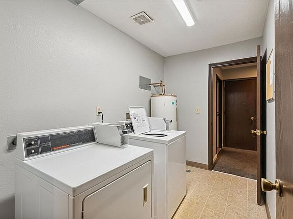 5th image of 4101 Harvest Ln #12