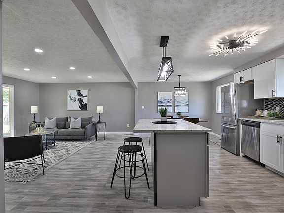 4th image of 3557 Panama Dr
