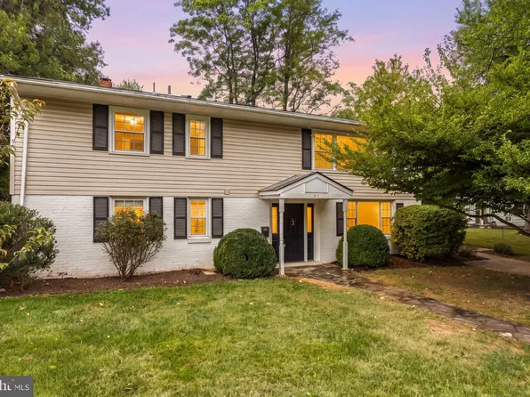 511 Walker St SW, Vienna, VA 22180