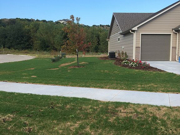 3rd image of 901 Bramblewood Drive