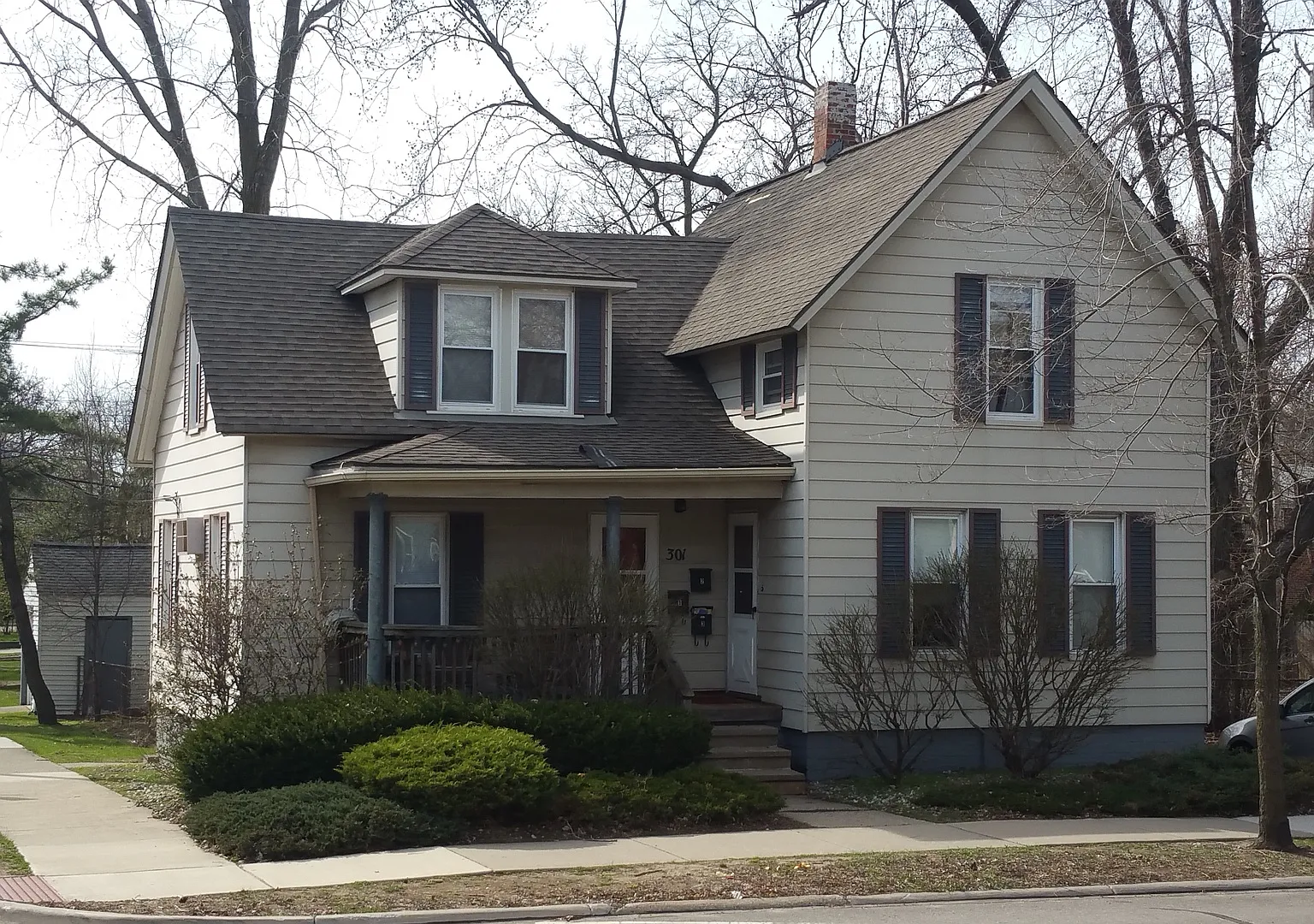 Royal Oak Triplex - Washington — Photo 1