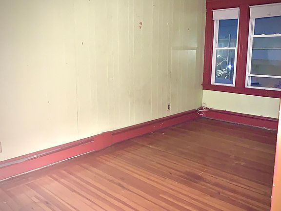 4th image of 25 Kenyon St Floor 3