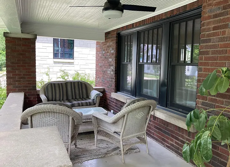 4 bed, 2044 sqft, $4,800 — Photo 3