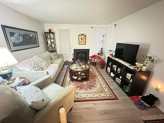 2nd image of 49 Pheasant Meadow Dr #49