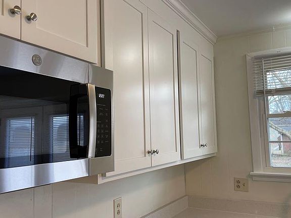4th image of 514 N Academy St