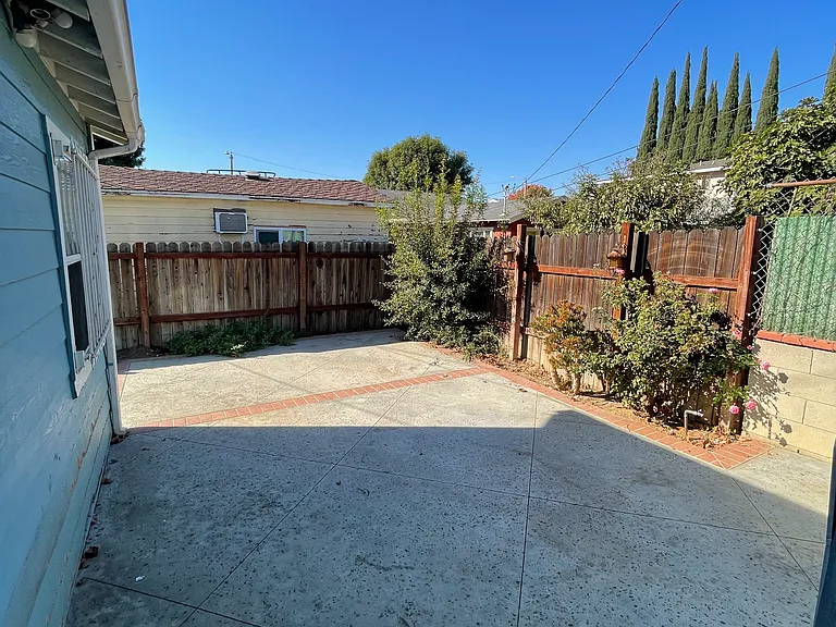 12811 La Cuarta St — Photo 5