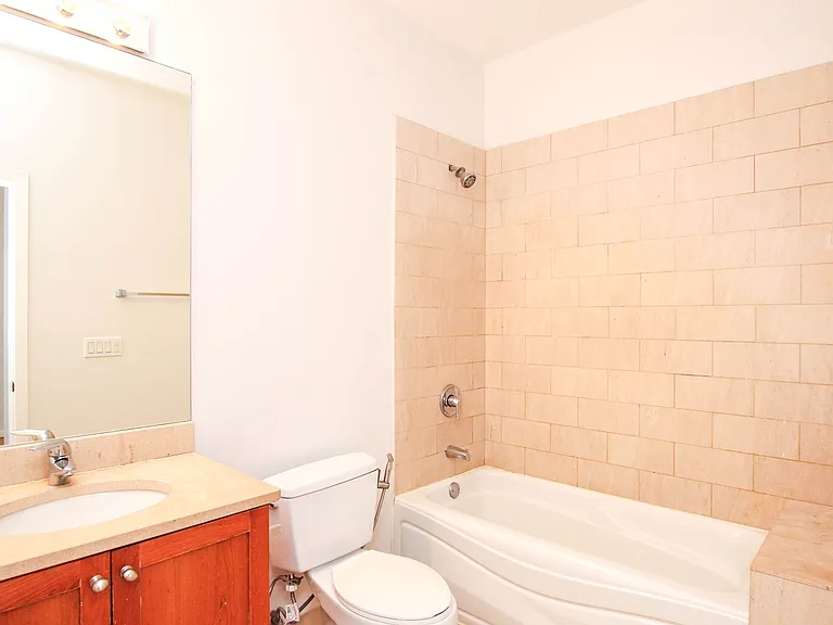 1001 N Milwaukee Ave #303 — Photo 14