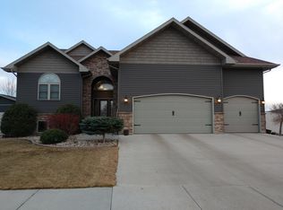1200 32nd Ave SE, Minot, ND 58701