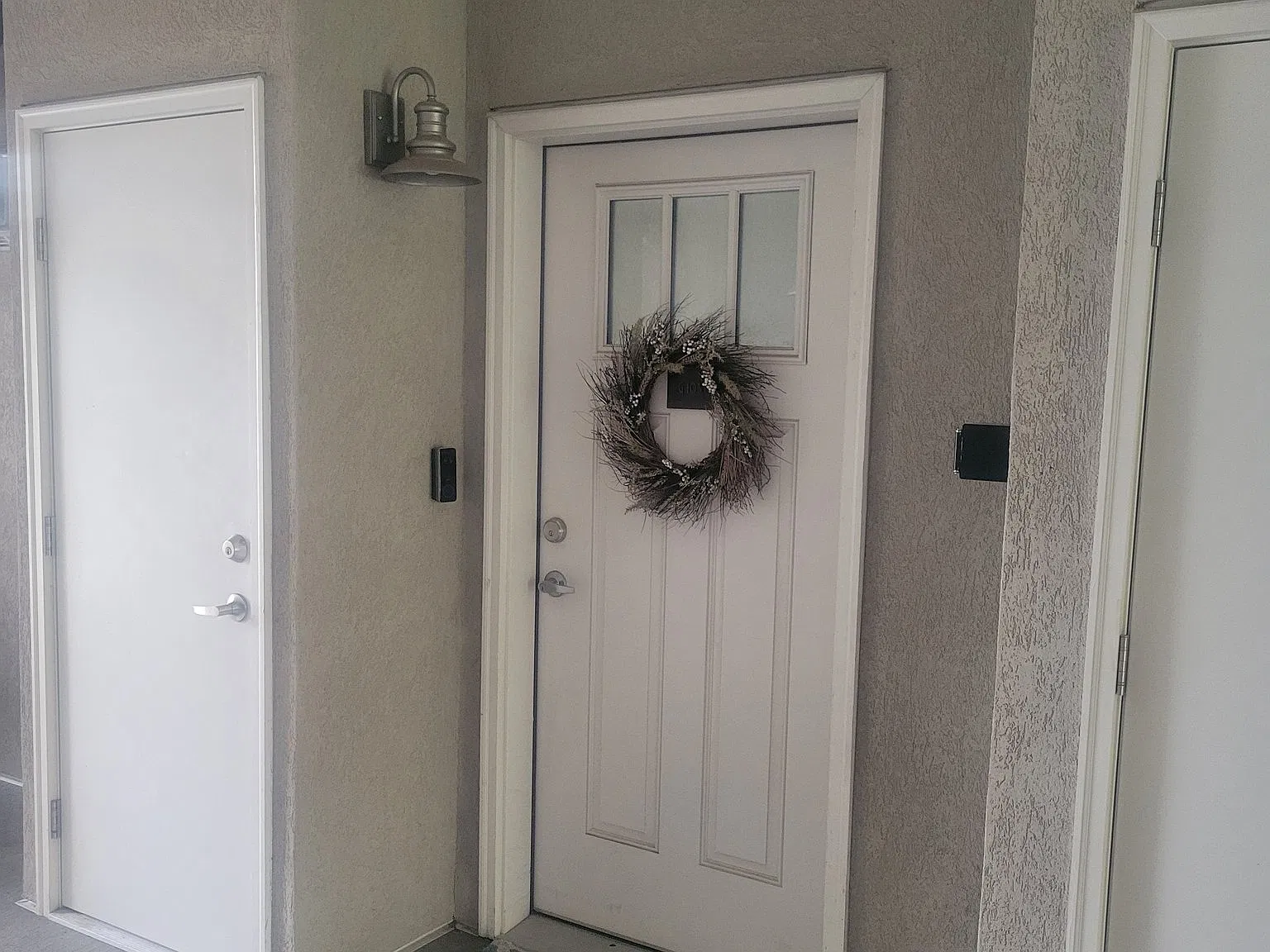 Spacious 3-Bed, 2-Bath Condo — Photo 1