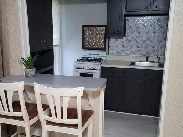 902 Michigan Ave APT B, La Porte, IN 46350