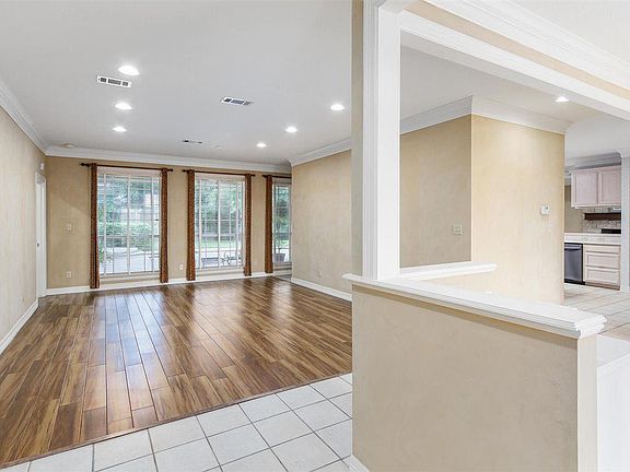 2nd image of 5020 Eaheart Cir