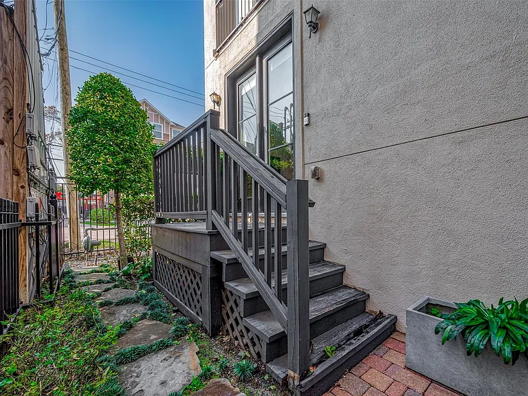 2524 Sherwin St — Photo 20