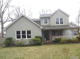 242 Pawnee Ave, Mastic, NY 11950