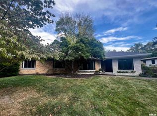 175 Woodlawn Rd, Quincy, IL 62301