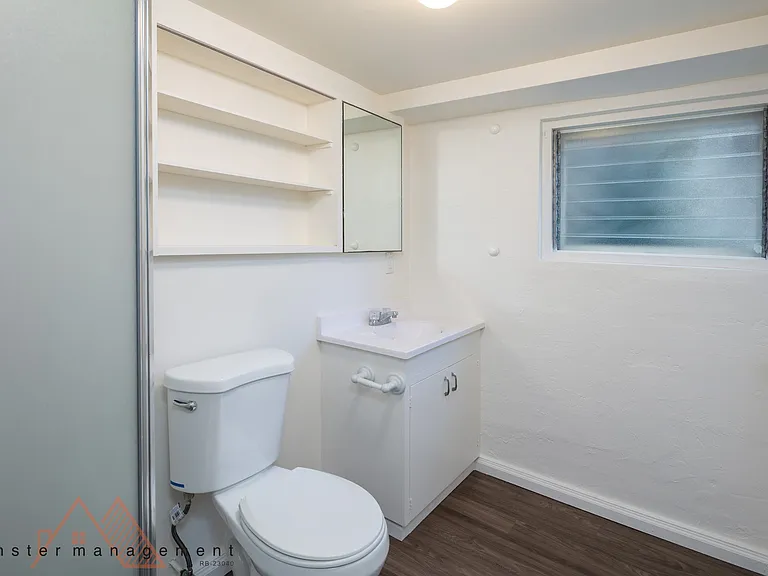 2133 Metcalf St #C — Photo 10