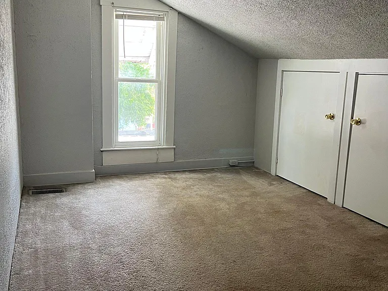 1639 Story Ave — Photo 5
