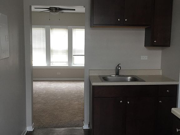5th image of 2403 N Kilbourn Ave #2