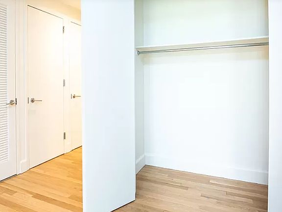 4th image of 384 Keap St APT 2