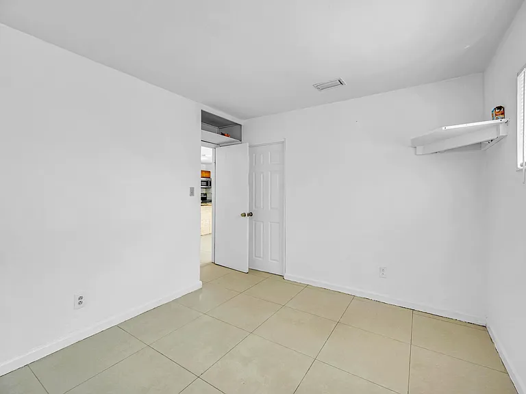 2107 NE 15th Ave — Photo 19