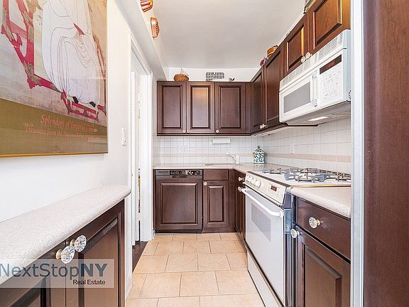 5th image of 333 E 55th St APT 10E