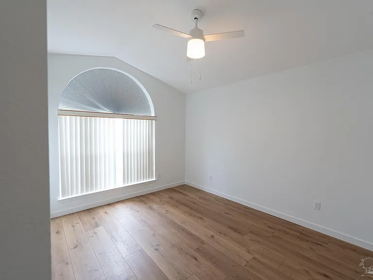 315 Mirabelle Dr — Photo 6