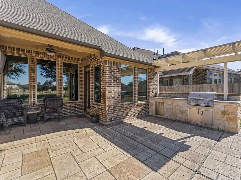 10811 Gates Randal Ct — Photo 2