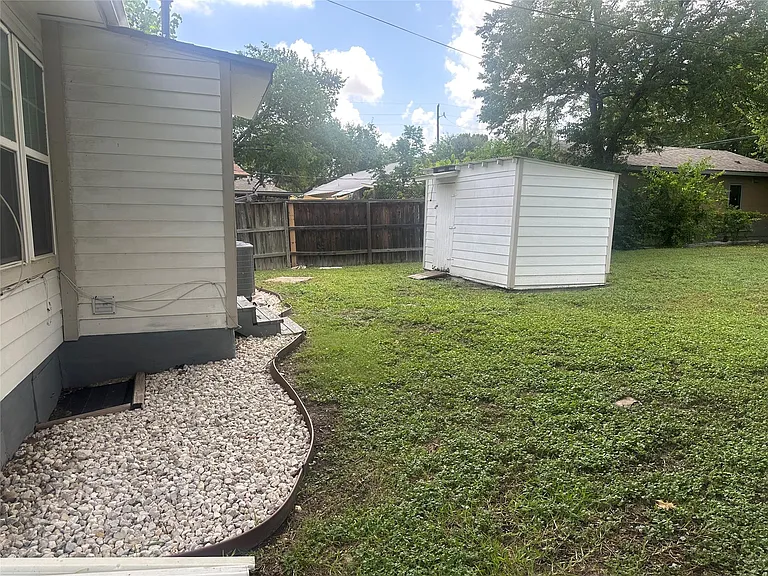914 W Lynwood Ave — Photo 16