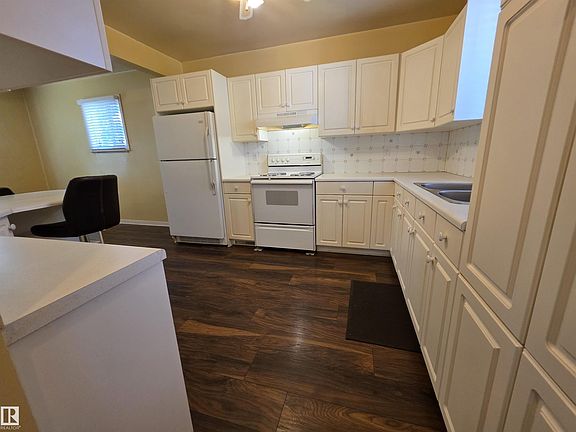 3rd image of 10438 147th St NW