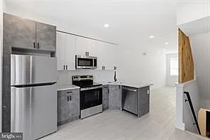 1005 W Orleans St — Photo 4